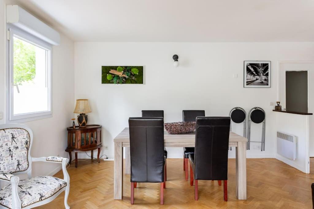 Bel Avec Terrasse Et Parking Gratuit Apartment Massy (Essonne)