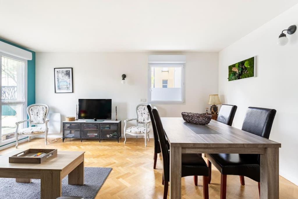 Bel Avec Terrasse Et Parking Gratuit Apartment