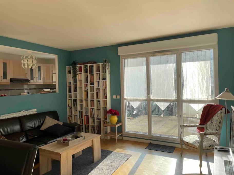 Bel Avec Terrasse Et Parking Gratuit Apartment Massy (Essonne)